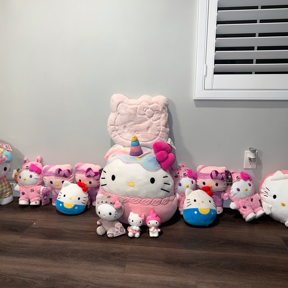 (sold individually) Hello Kitty Plushies/Accesories - Picture 1 of 9